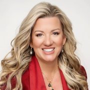 Holli Sullivan headshot (003)